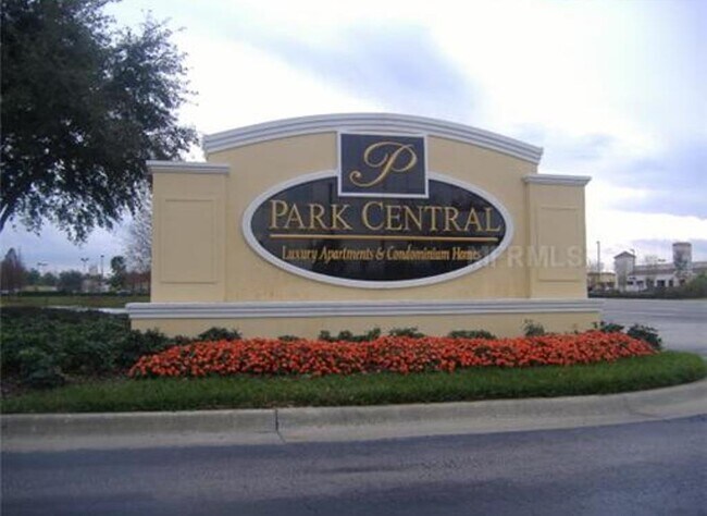 Building Photo - 1 Bed/1 Bath in Manor Row at Park Central!...