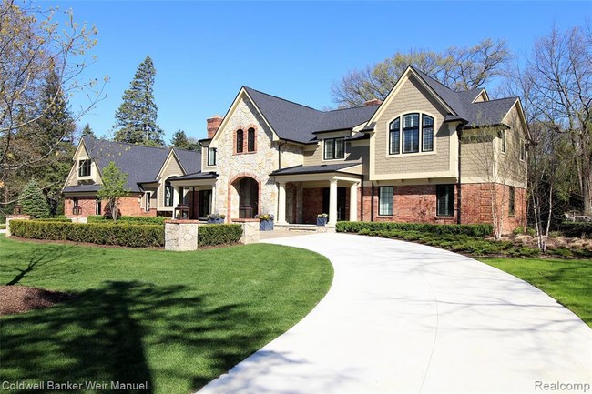 Building Photo - 215 Martell Dr