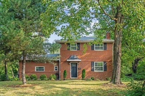 Foto principal - 2938 Sherwood Rd