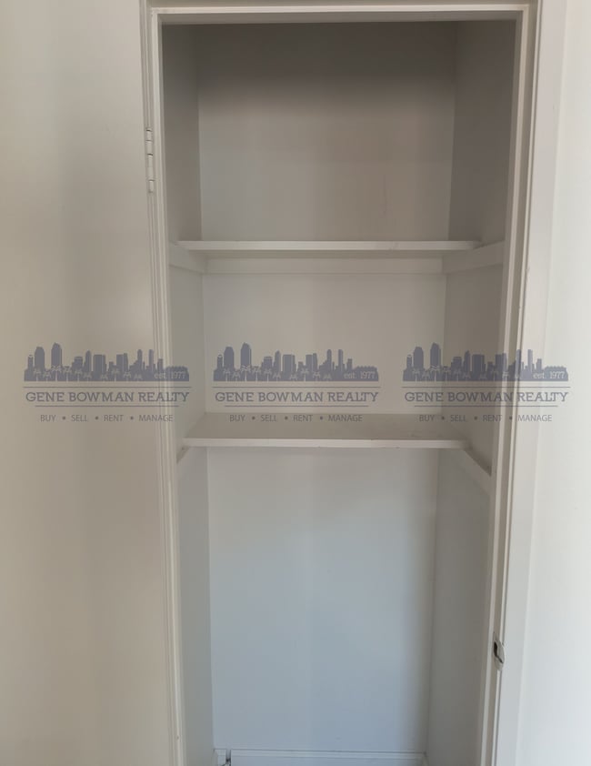 Building Photo - Charming 4-bedroom, 2-bathroom home located in the heart of San Diego