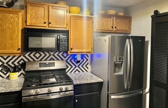 Building Photo - 1071 Country Park Dr