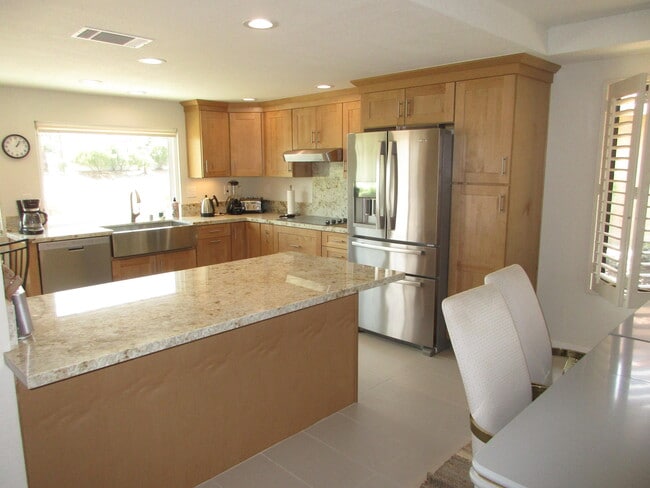 Building Photo - 85 Conejo Cir