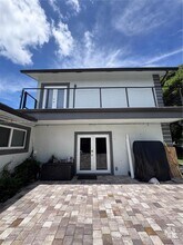 Building Photo - 755 N Crescent Dr
