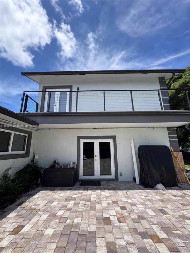 Primary Photo - 755 N Crescent Dr