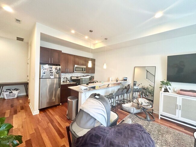 Foto del edificio - 2 Bedroom Apartment Located in Fairmount