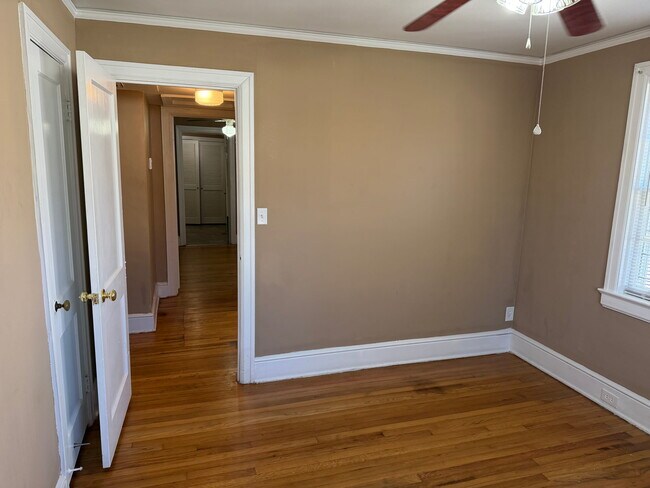 Foto del edificio - 2414 Poplar St