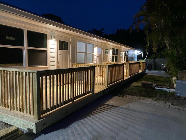 Building Photo - 3701 SE Dixie Ross St