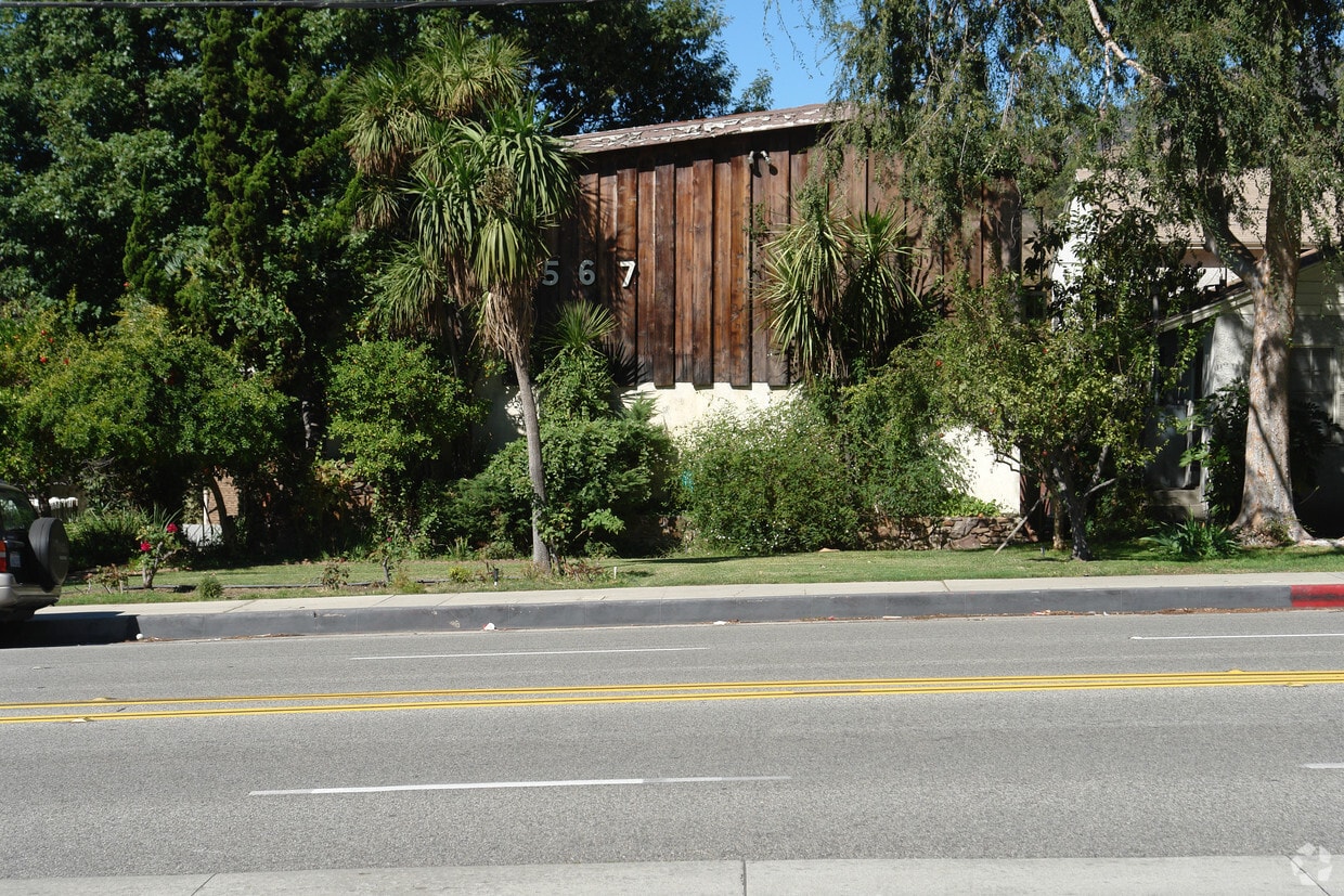 Building Photo - 1567 Verdugo Rd
