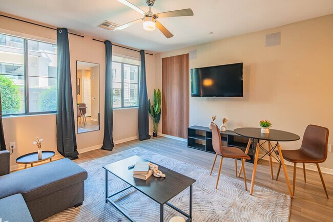 Foto del edificio - 730 E Marlette Ave