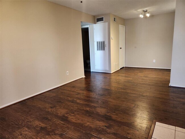 Building Photo - 7600 Emmett F Lowry Expy