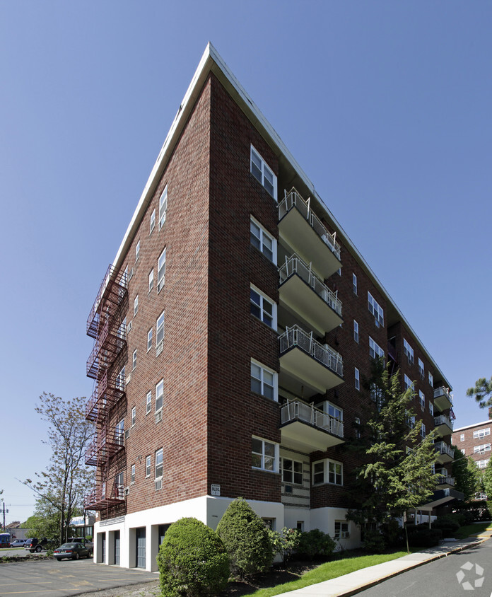 Primary Photo - West Bank Apartments