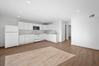 Building Photo - 234 Westheimer Rd