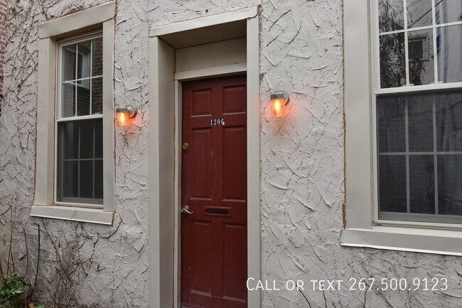 Building Photo - Fantastic Location.  Lovely newly renovate...