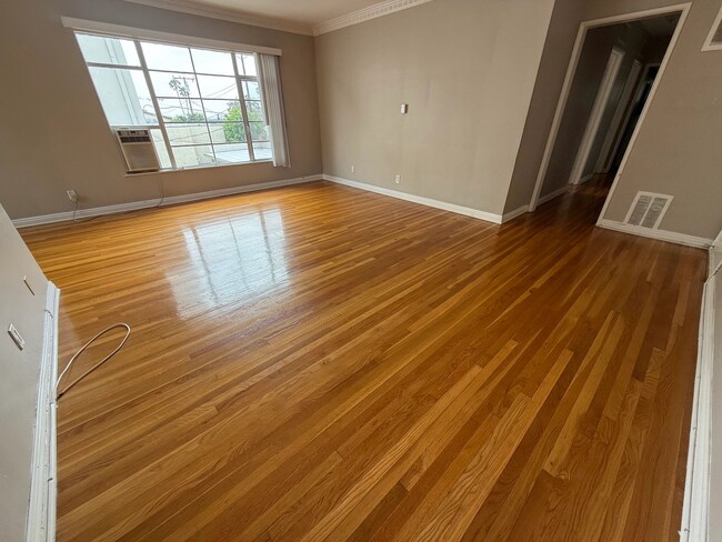 Foto del edificio - 1411 Laurel Ave