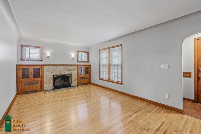 Building Photo - 3 Bedroom Home in St. Paul