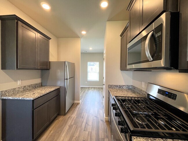 Foto del edificio - Presenting a newly constructed 5-bed, 3-ba...