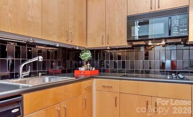Foto del edificio - 2125 Southend Dr