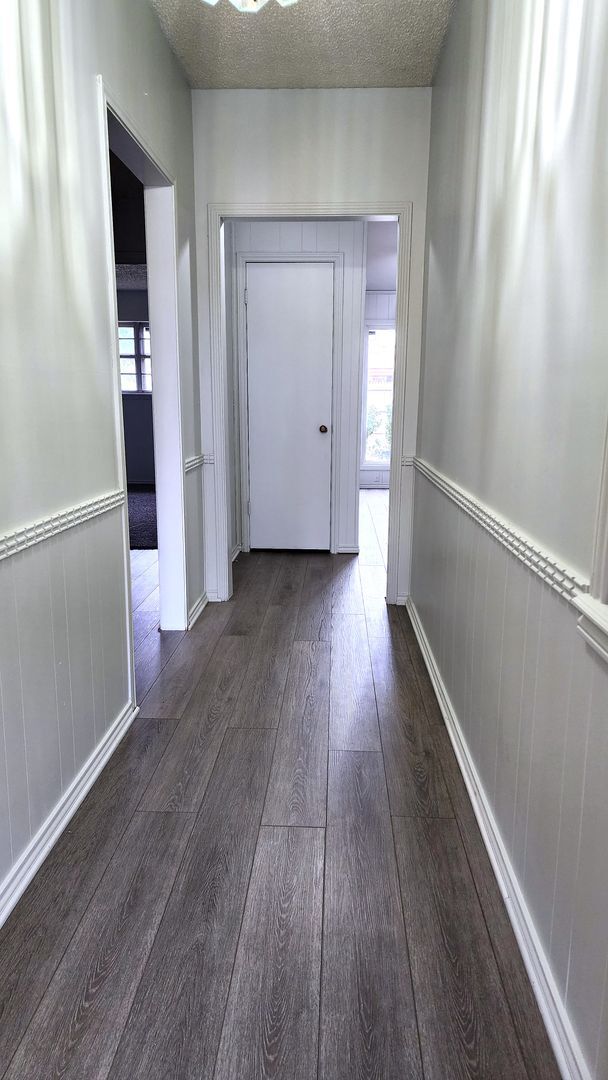 Foto del edificio - Freshly updated 3/2/2 close to shopping an...