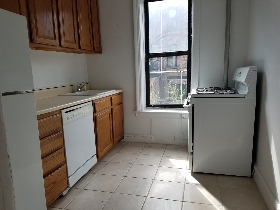 Primary Photo - 269 6th Ave