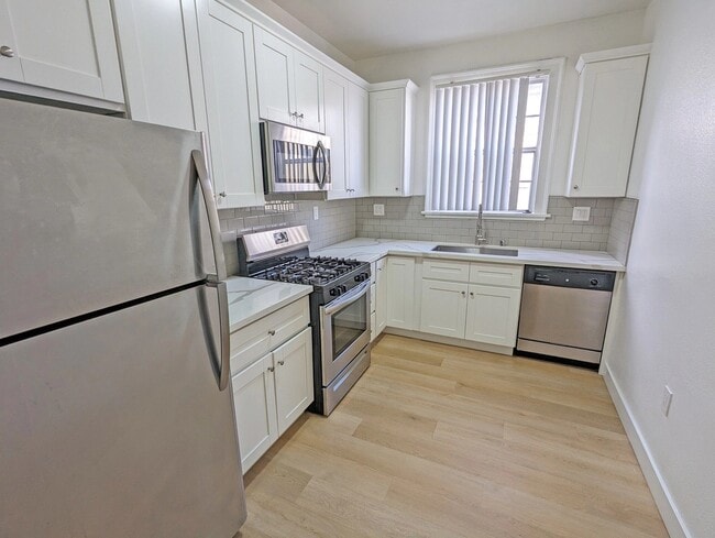 Building Photo - 2801 San Marino St