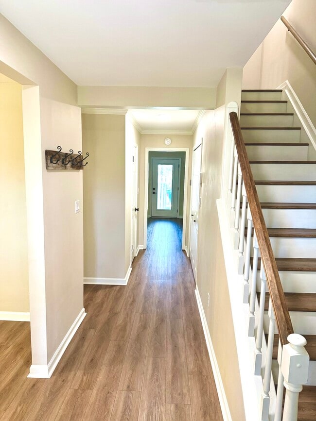 Building Photo - 3058 Dupree Dr SW