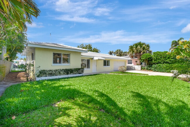 Building Photo - 644 Shore Dr