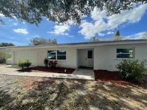Building Photo - 1446 S Hillcrest Ave