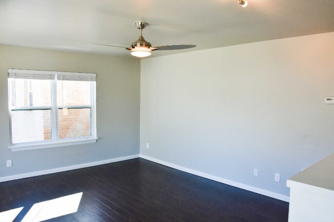 Building Photo - 1805 N Blackwelder Ave