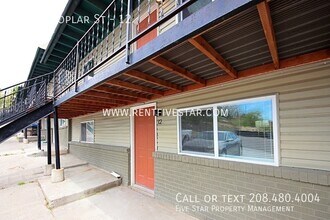 Building Photo - 1022 E Poplar St