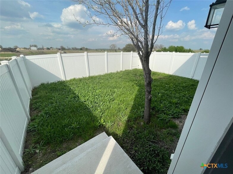 Building Photo - 1188 Fm 2623