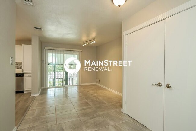Building Photo - 3 Bedroom Pet-Friendly Home in San Antonio...