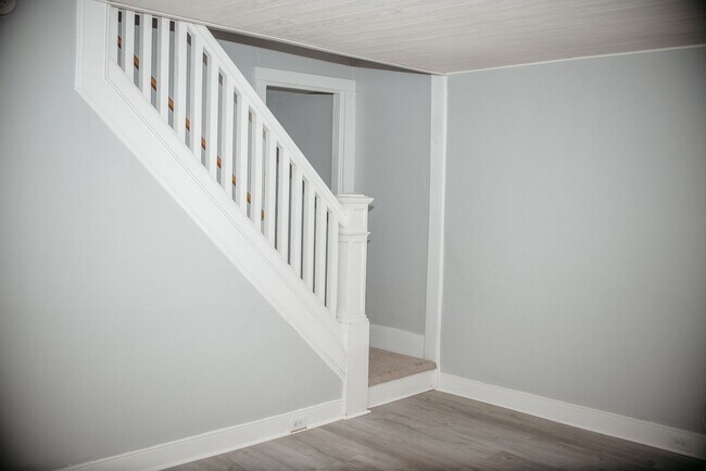 Foto del edificio - 26 E Main St