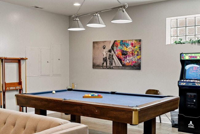 Building Photo - 2630 S Throop St