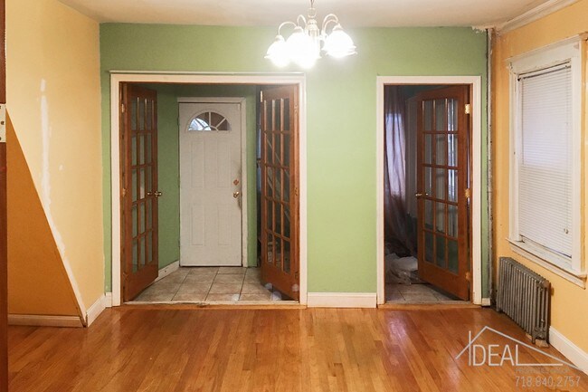 Building Photo - 889 East 37th Street #1FR