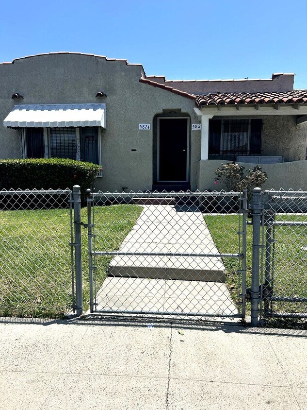 Foto principal - 5824 3rd Ave