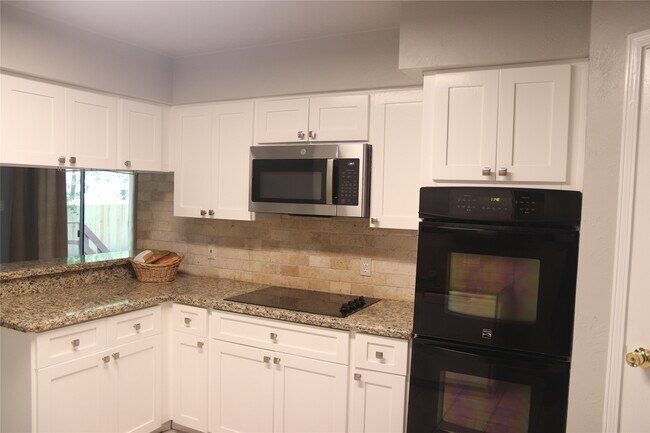 Building Photo - 27 N Greenbud Ct