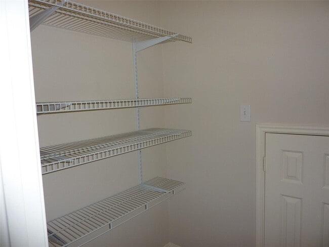 Building Photo - 14543 Bergenia Dr
