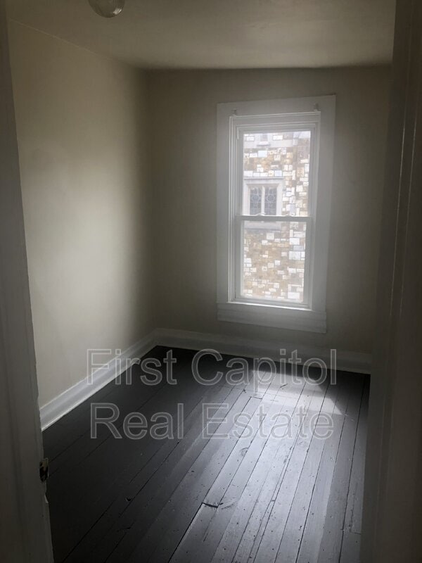 Foto del edificio - 115 S West St