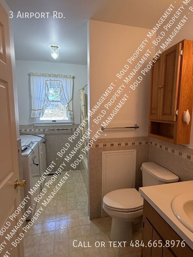 Foto del edificio - 3 Airport Rd