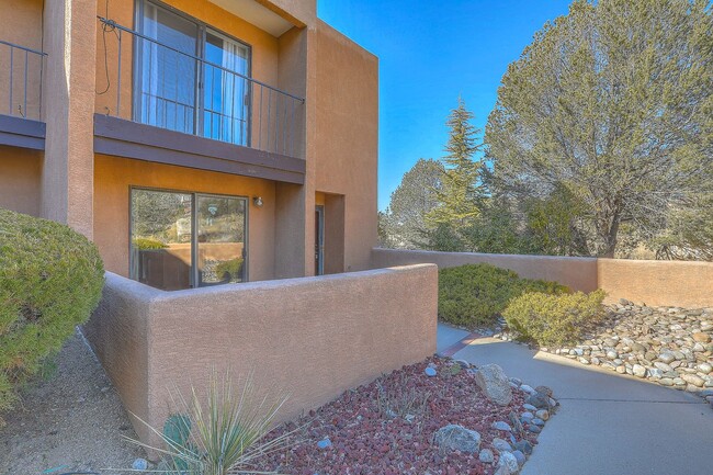 Building Photo - Sandia Heights 2/BD 2/BA 2/Story 1/CG