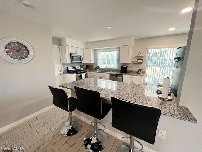 Foto del edificio - 5213 Elm Ct