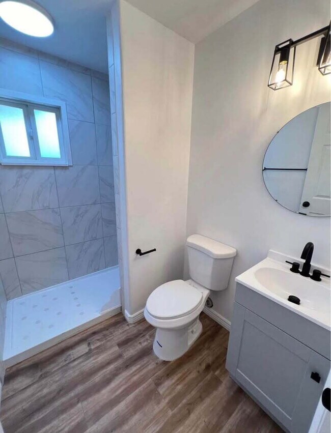Foto del edificio - "Private Room with a shared bathroom (1 other room) locate in the Heart of Washington, UT!"