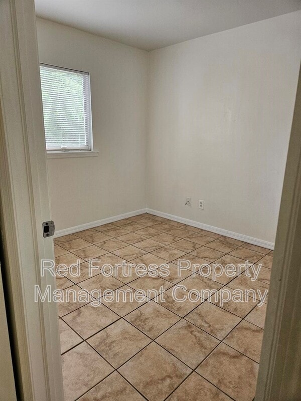 Building Photo - 5317 27th St SW