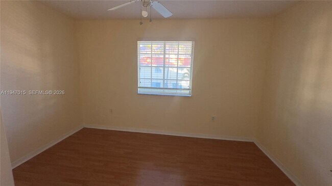 Foto del edificio - 2028 NE 167th St