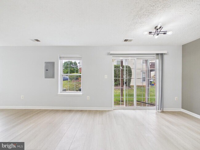 Building Photo - 7981 Calvary Ct