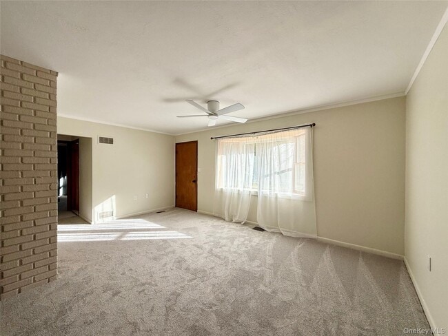 Building Photo - 1063 Violet Ave