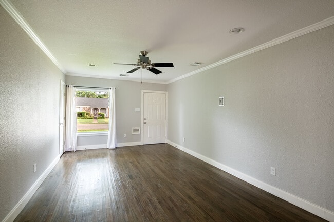 Living Room - 4731 Wateka Dr