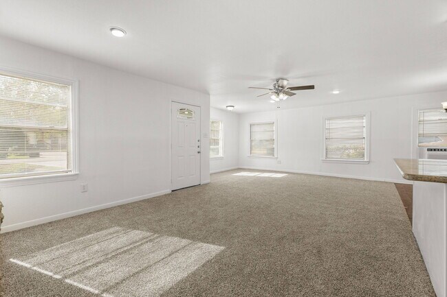 Foto del edificio - 729 E 41st St