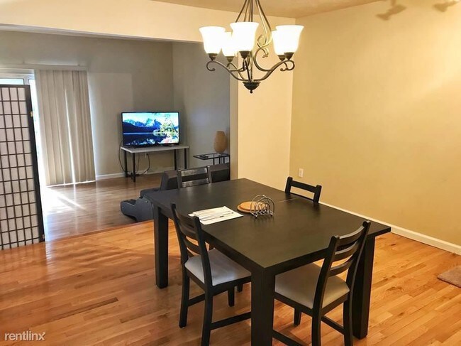 Foto del edificio - 2 br, 1.5 bath Apartment - 410 Noble St