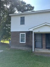 Building Photo - 1711 Windsor Dr